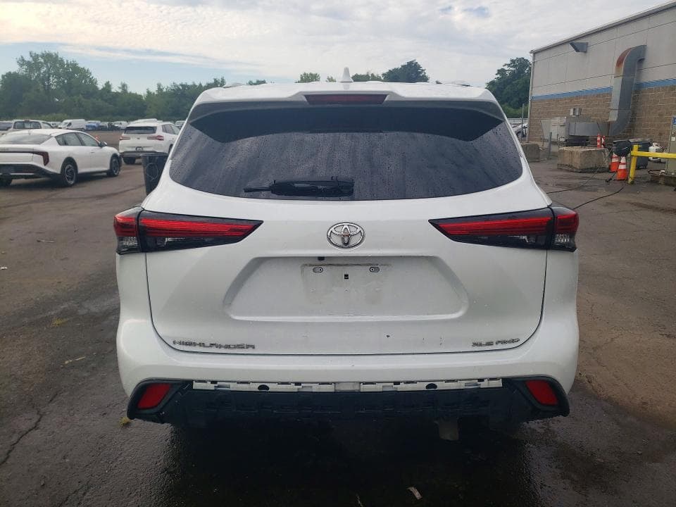 2023 TOYOTA HIGHLANDER XLE 6