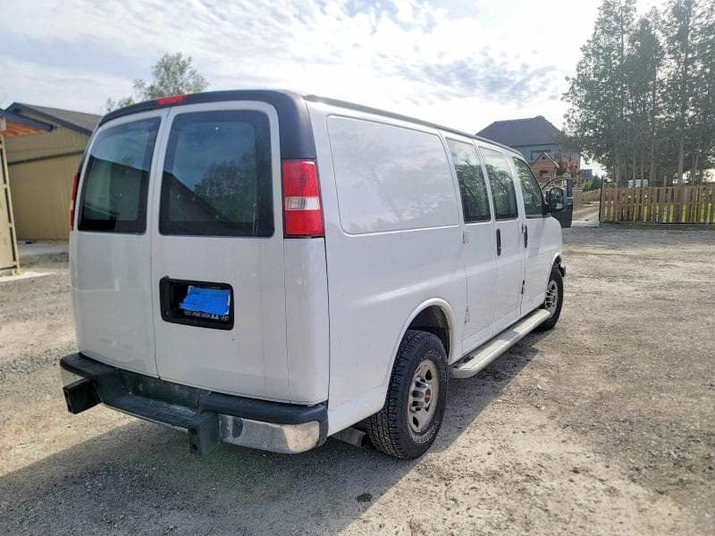 2017 GMC SAVANA G2500 4