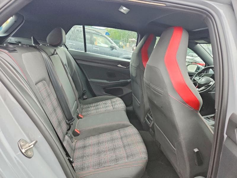 2022 VOLKSWAGEN GTI SE 10