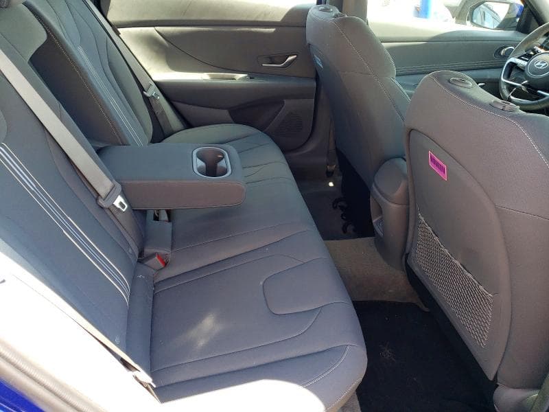 2024 HYUNDAI ELANTRA SEL 10
