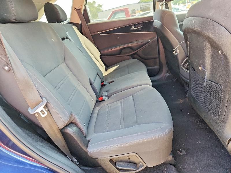 2019 KIA SORENTO LX V6 11