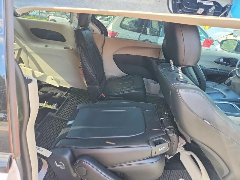 2024 CHRYSLER PACIFICA TOURING L 11
