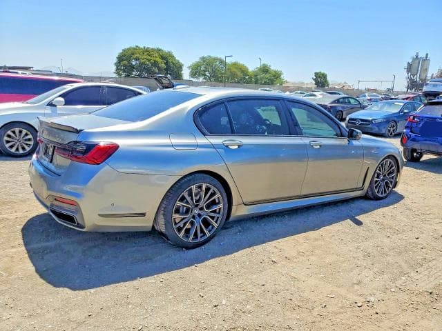 2022 BMW 750 XI 3