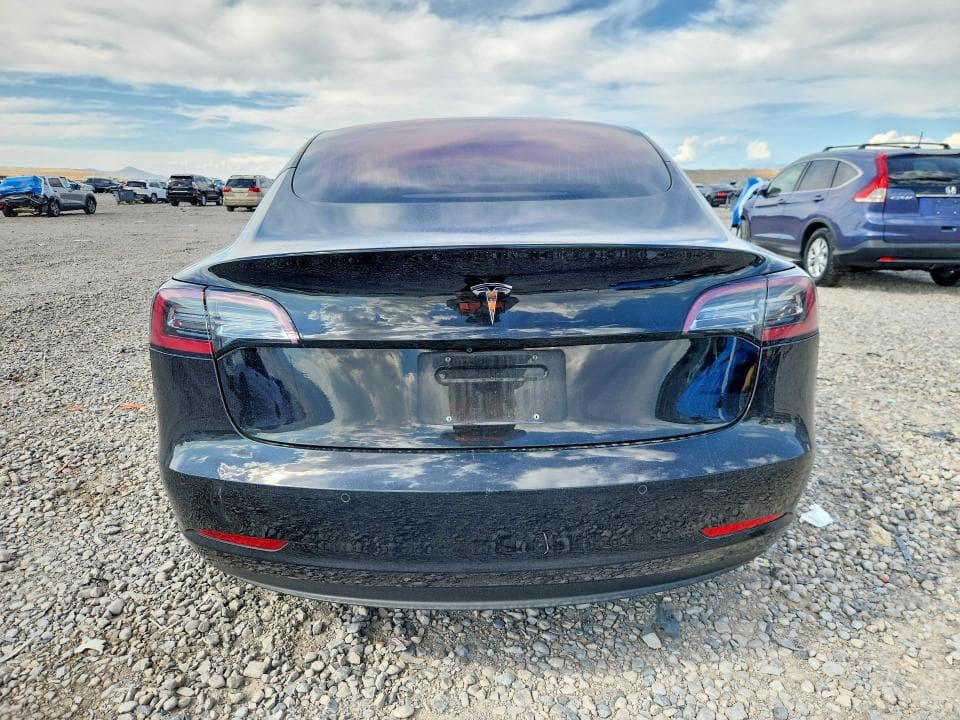 2018 TESLA MODEL 3 6