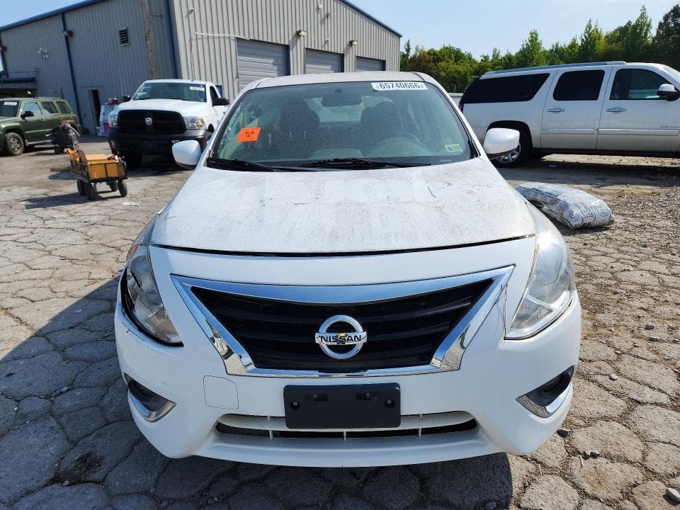 2019 NISSAN VERSA SV 5