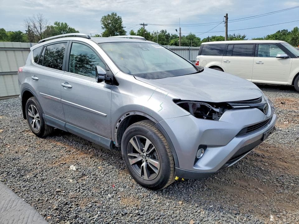 2017 TOYOTA RAV4 XLE 4
