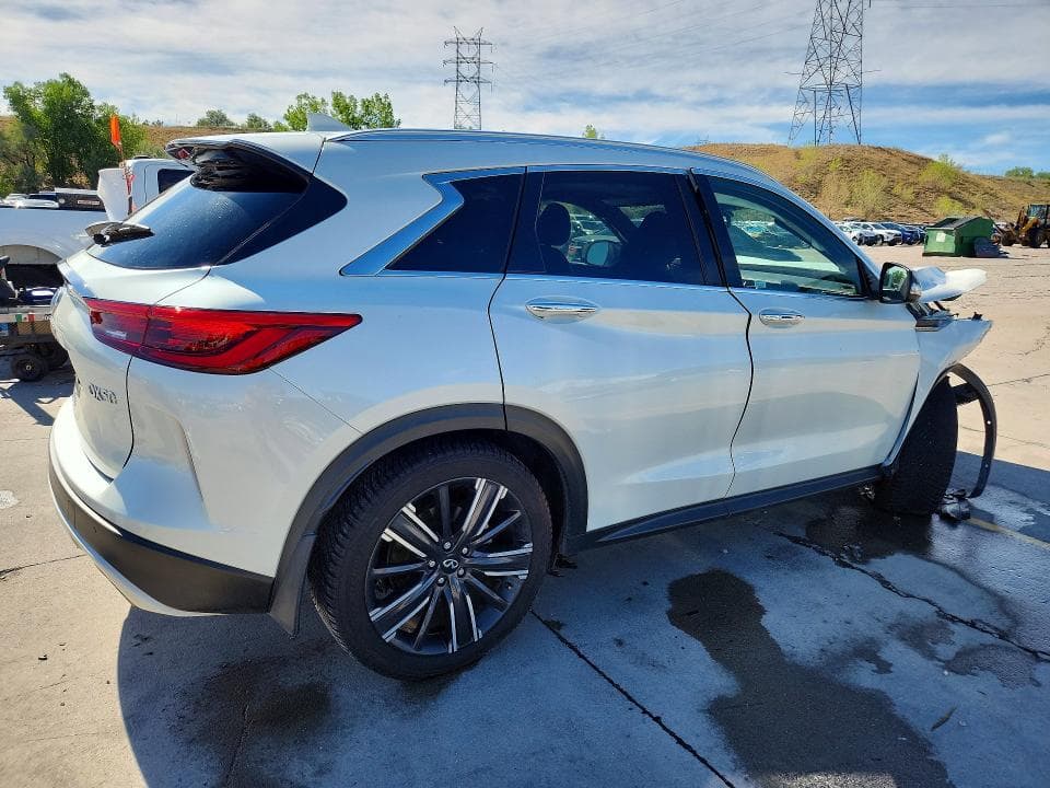 2021 INFINITI QX50 LUXE 3