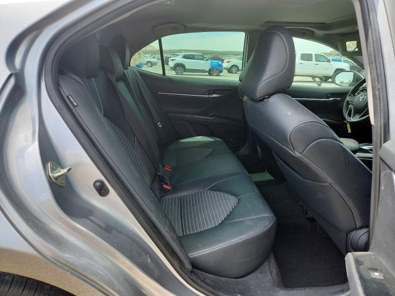 2019 TOYOTA CAMRY SE 10