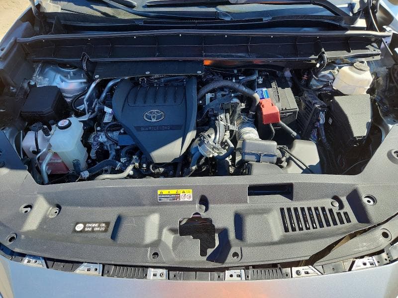 2024 TOYOTA HIGHLANDER XLE 12