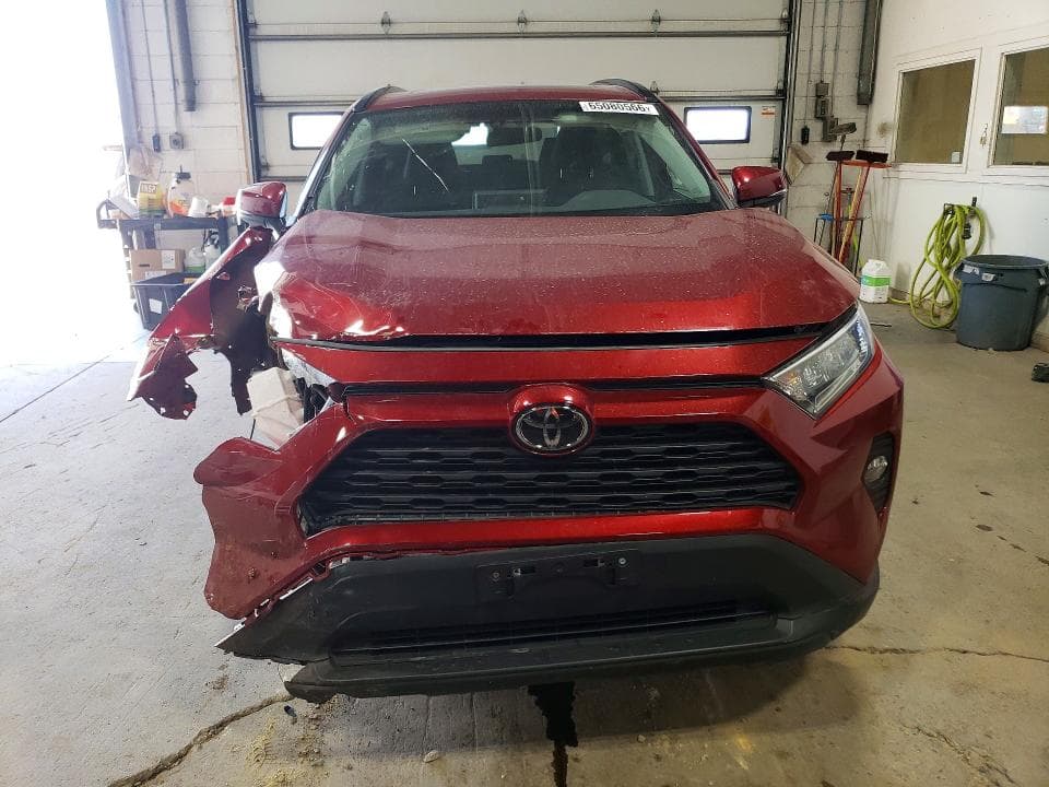 2019 TOYOTA RAV4 XLE 5