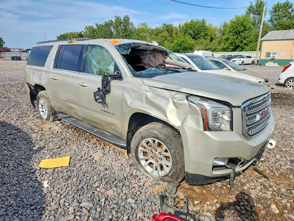 2017 GMC YUKON XL K1500 SLT 4