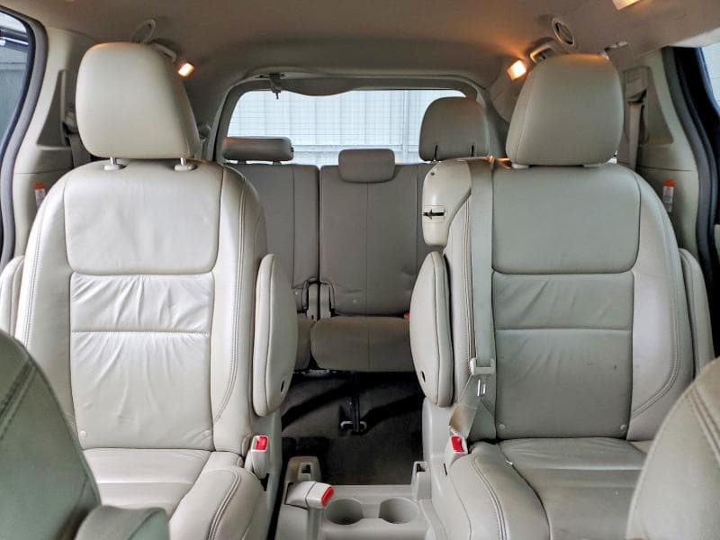 2017 TOYOTA SIENNA XLE 8-PASSENGER 10