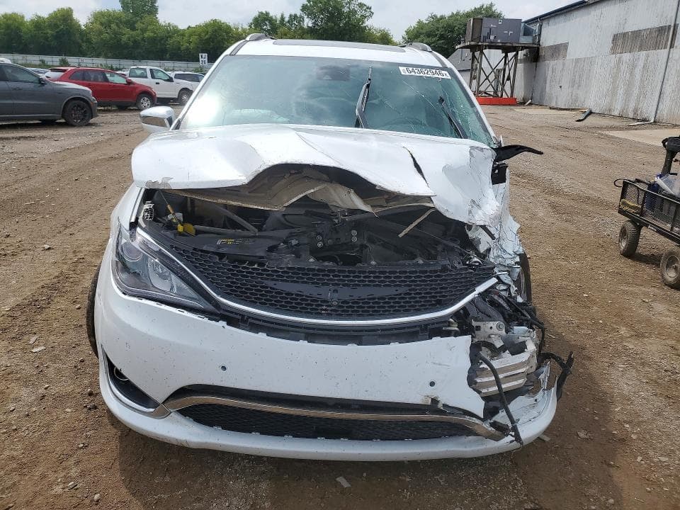 2017 CHRYSLER PACIFICA LIMITED 5