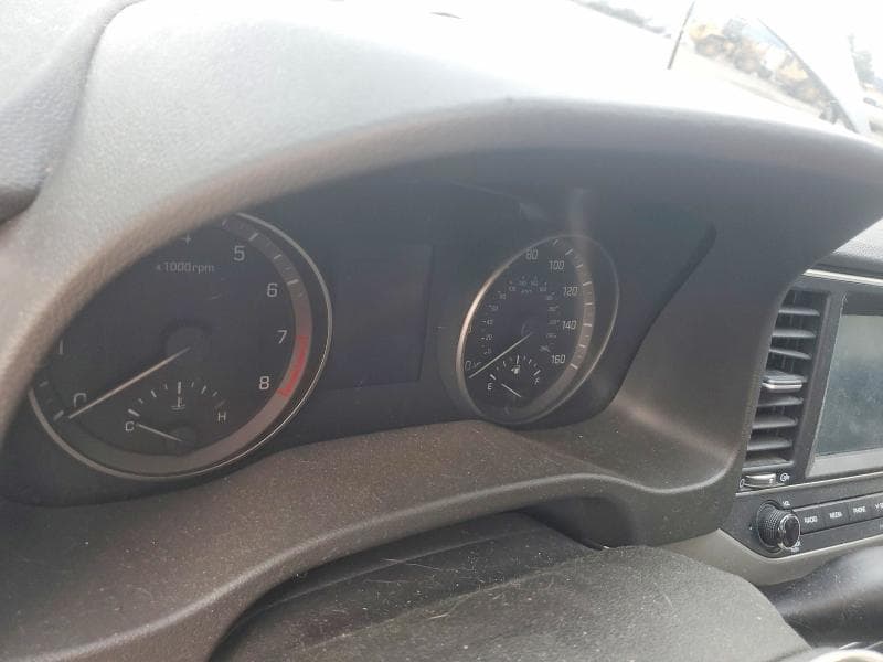 2018 HYUNDAI ELANTRA SEL 9