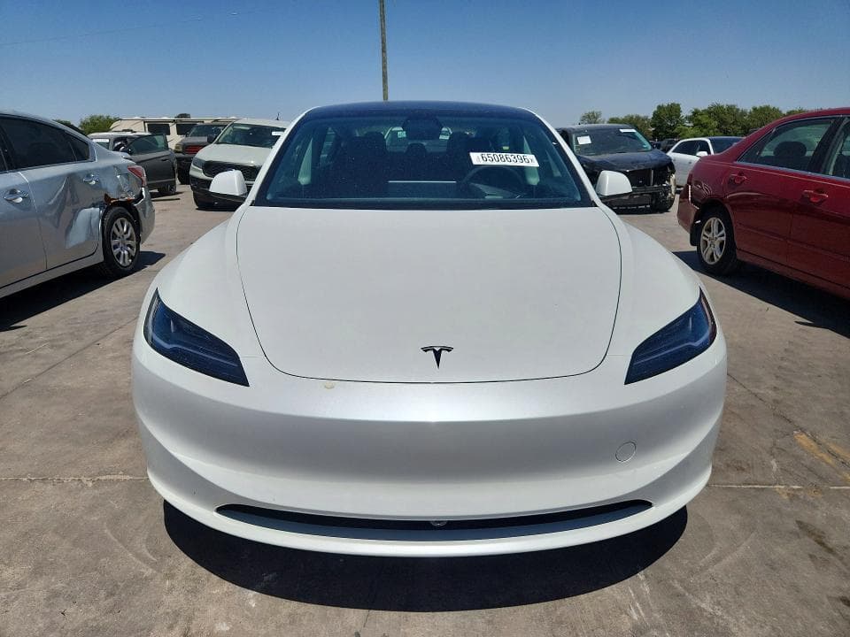2026 TESLA MODEL 3 5