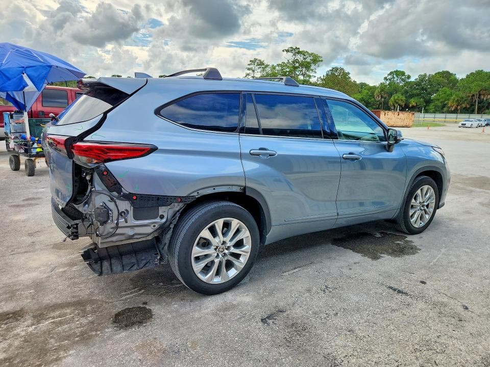 2020 TOYOTA HIGHLANDER LIMITED 3