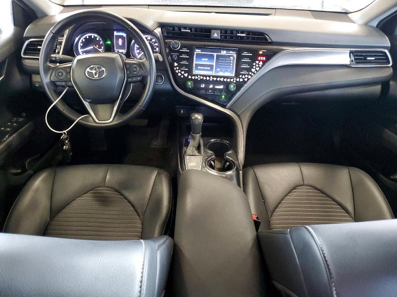 2020 TOYOTA CAMRY SE 8