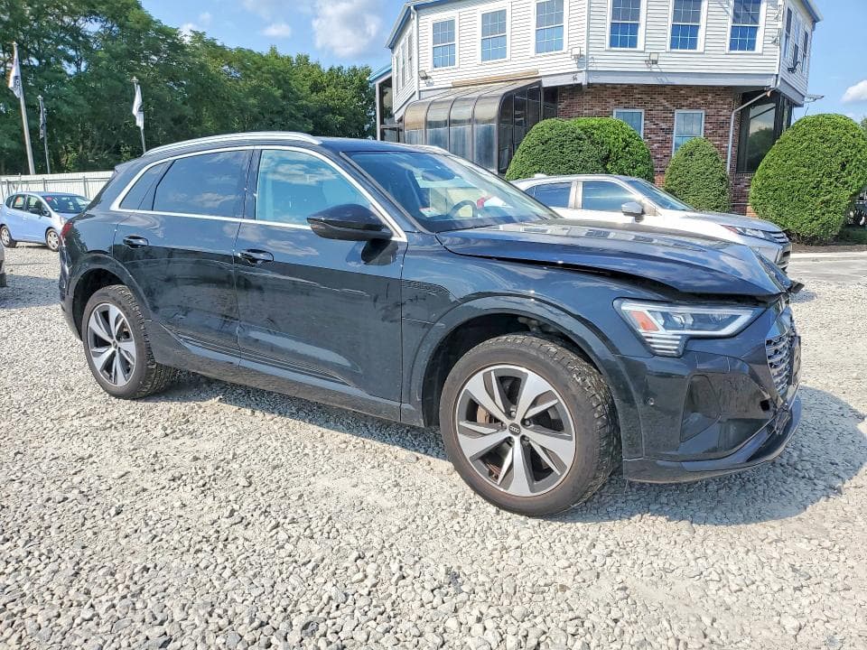 2024 AUDI Q8 E-TRON PREMIUM PLUS 4