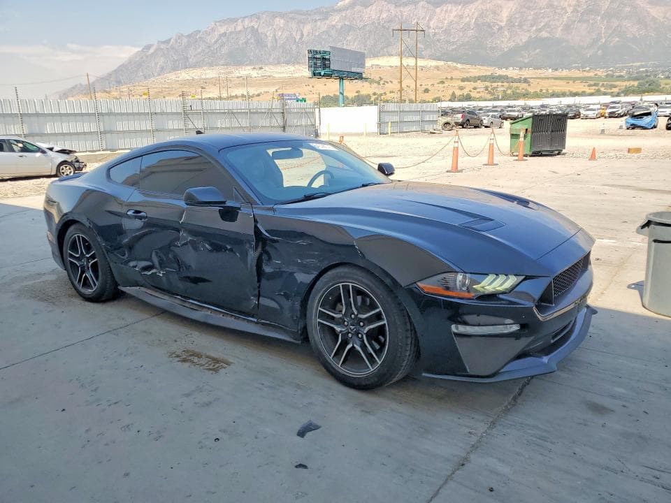 2020 FORD MUSTANG 4