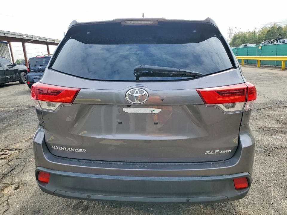2018 TOYOTA HIGHLANDER XLE 6