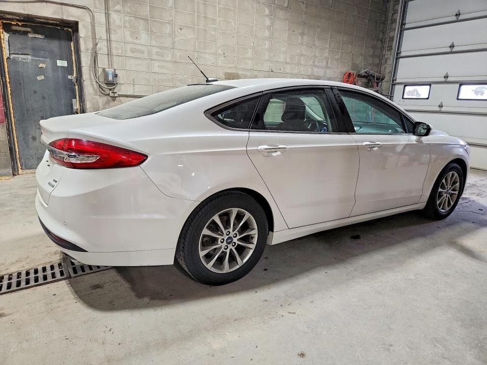 2017 FORD FUSION SE 3