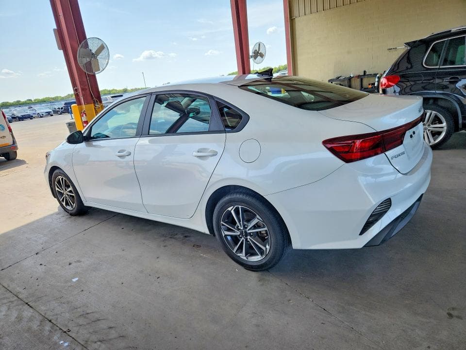2023 KIA FORTE LXS 2
