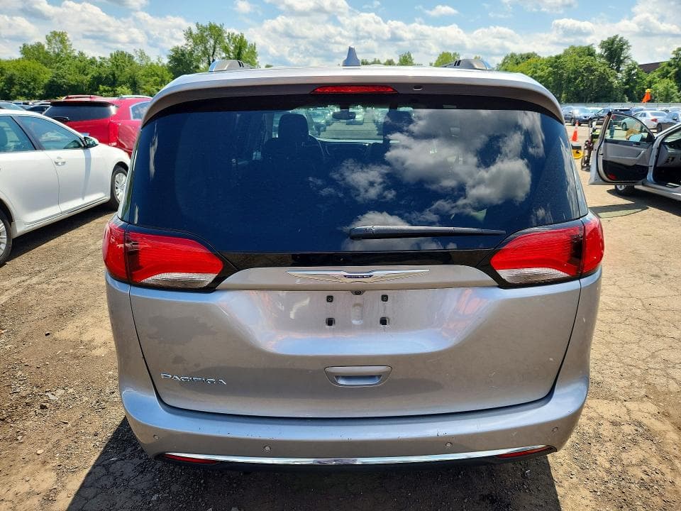 2019 CHRYSLER PACIFICA TOURING L 6