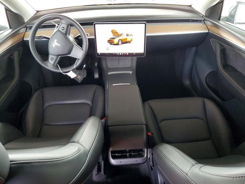 2023 TESLA MODEL Y 8