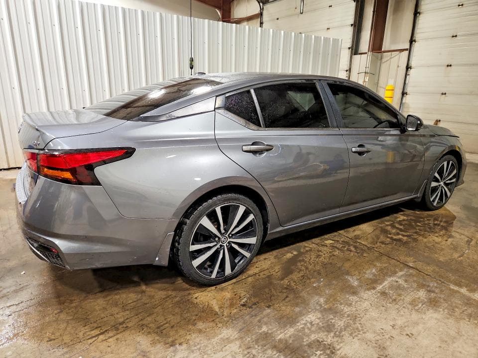 2021 NISSAN ALTIMA SR 3