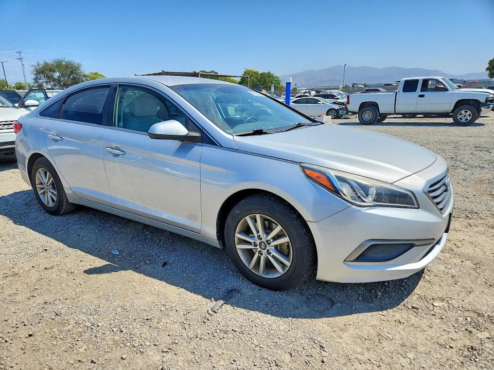2017 HYUNDAI SONATA SE 4