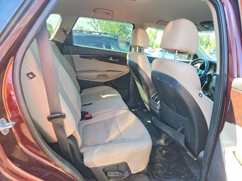 2017 KIA SORENTO LX V6 11
