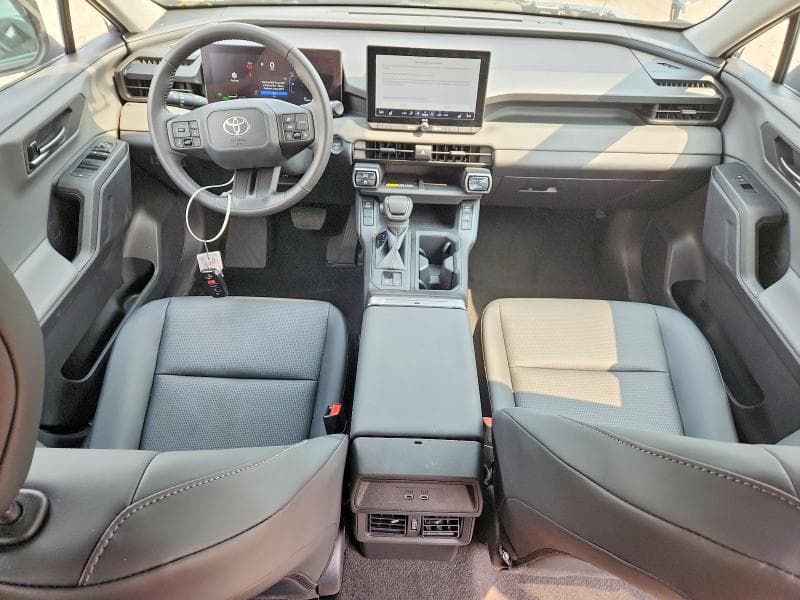 2026 TOYOTA RAV4 XLE PREMIUM 8