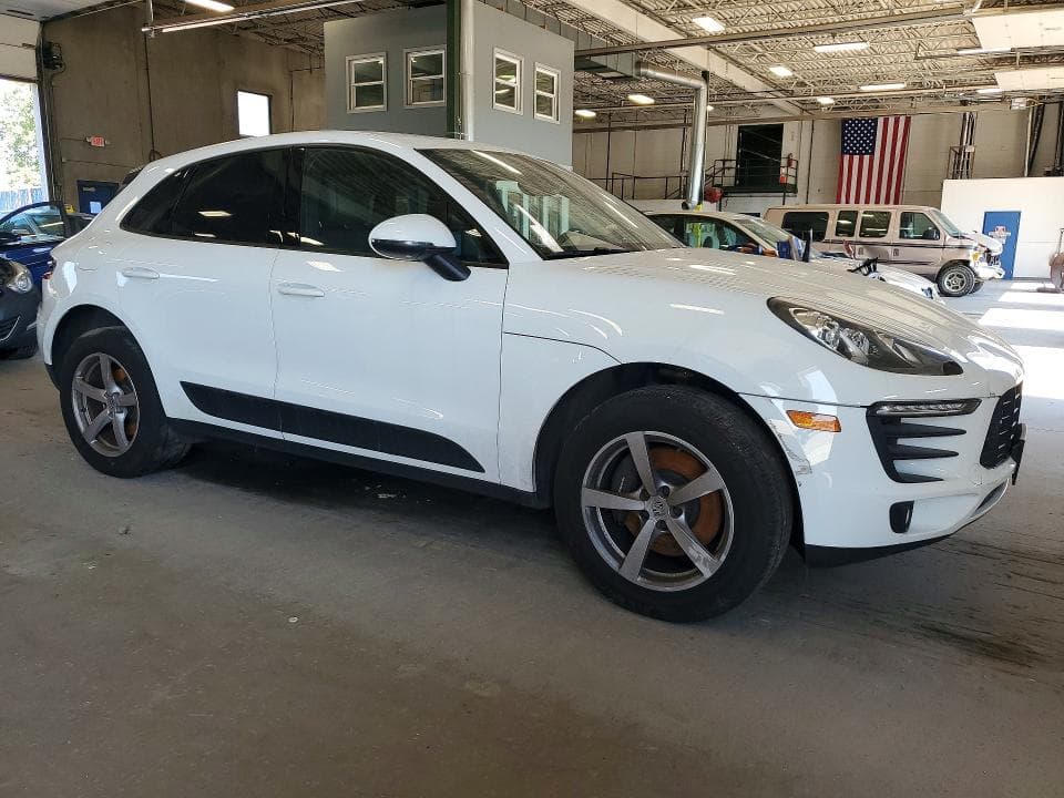 2017 PORSCHE MACAN 4