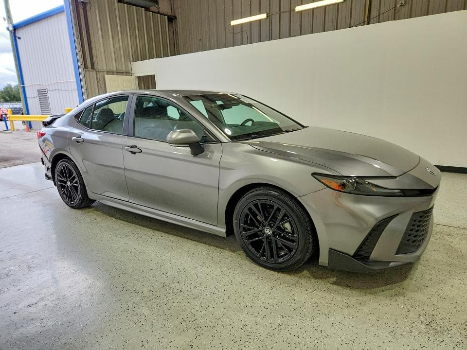 2025 TOYOTA CAMRY SE 4