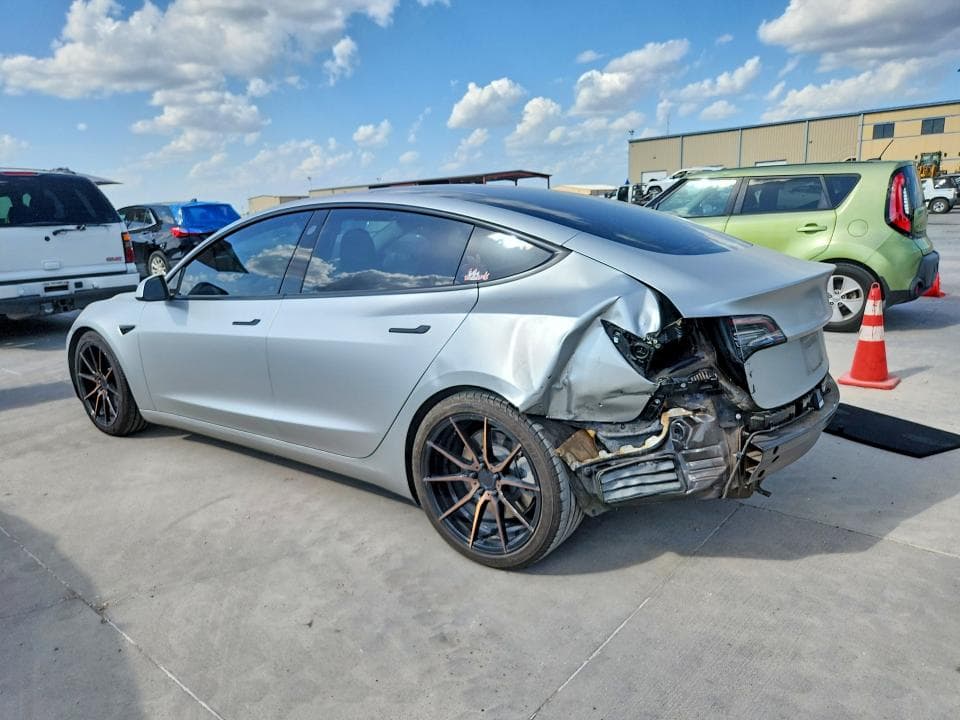 2018 TESLA MODEL 3 2