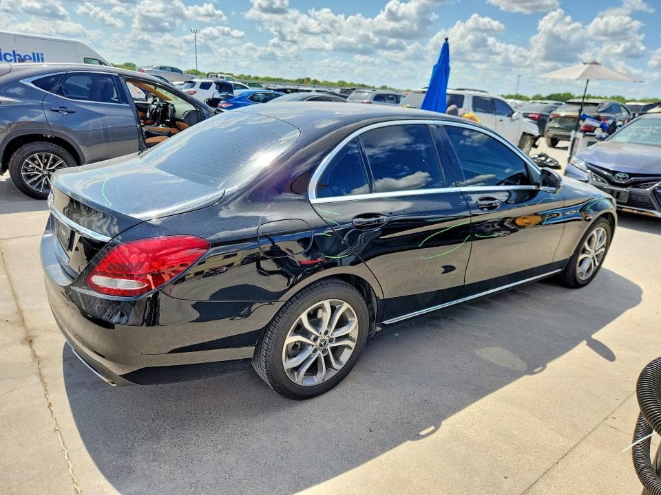 2017 MERCEDES-BENZ C 300 3