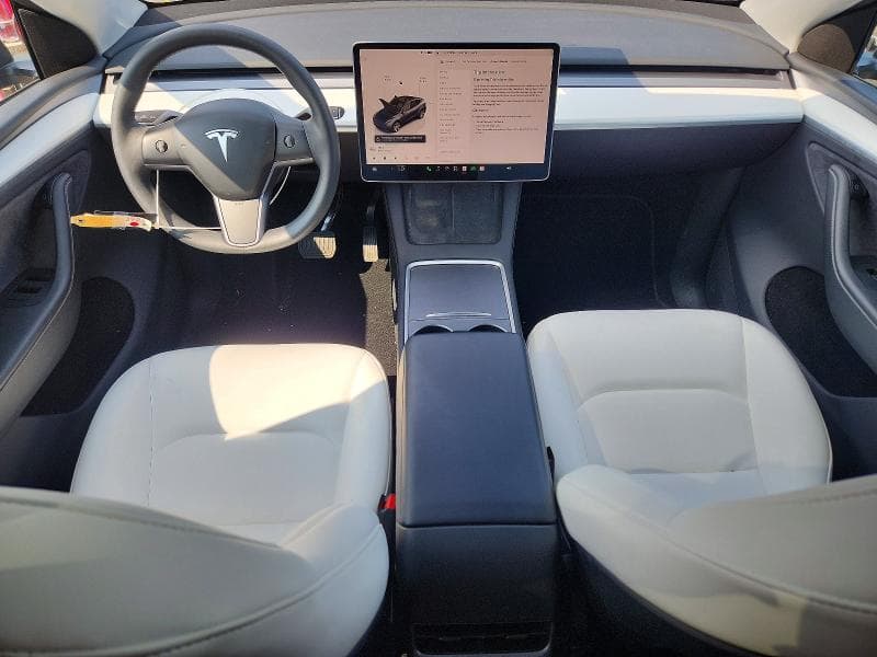 2023 TESLA MODEL Y 8