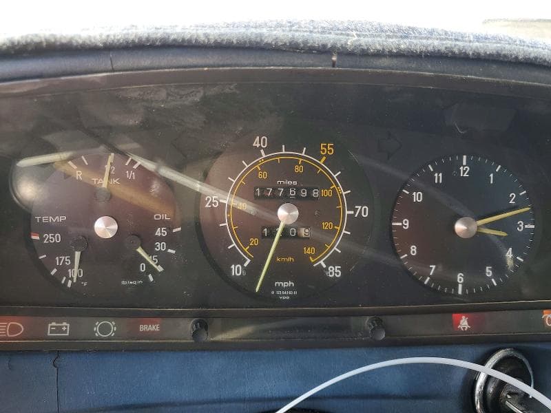 1980 MERCEDES-BENZ 300D 9
