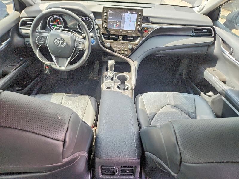 2023 TOYOTA CAMRY XLE 8