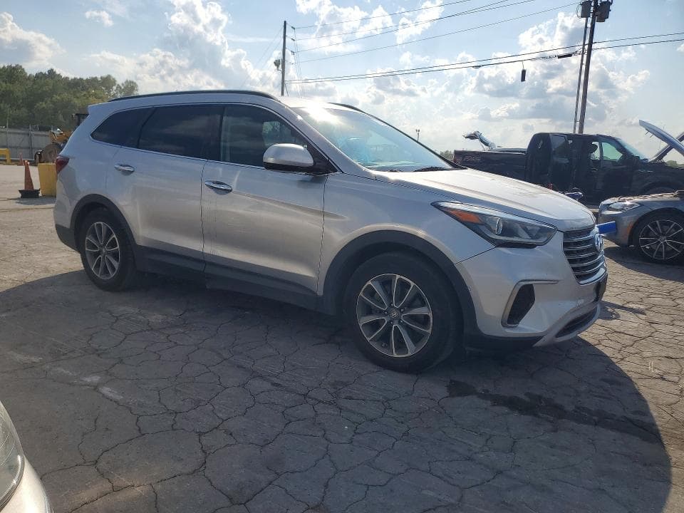 2017 HYUNDAI SANTA FE SE 4
