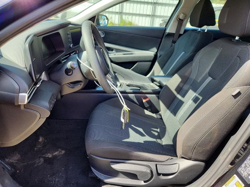 2025 HYUNDAI ELANTRA SE 7