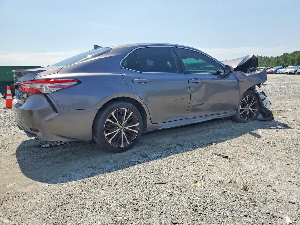 2019 TOYOTA CAMRY SE 3