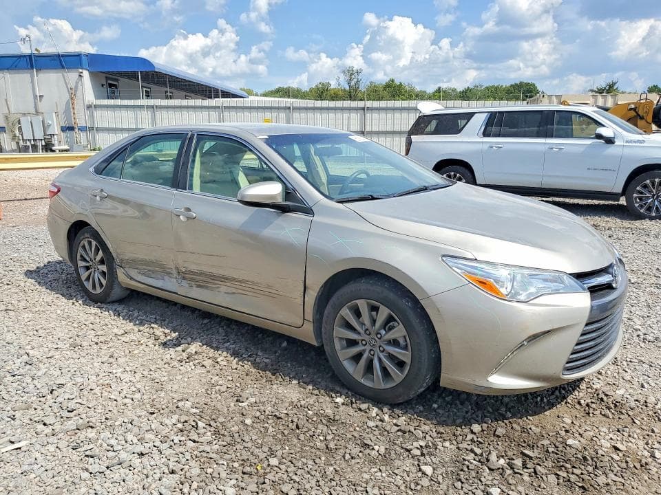 2017 TOYOTA CAMRY XLE 4