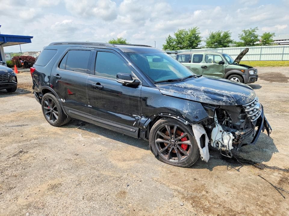 2017 FORD EXPLORER XLT 4