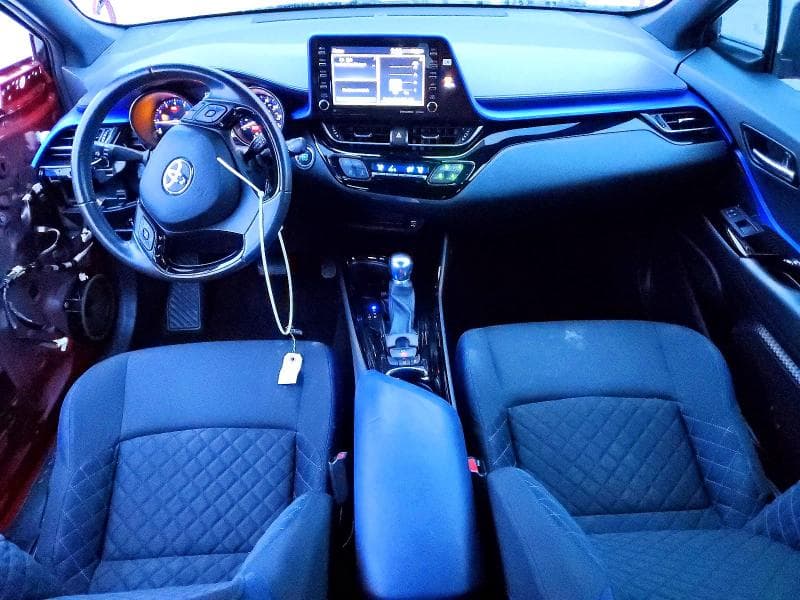 2020 TOYOTA C-HR XLE 8