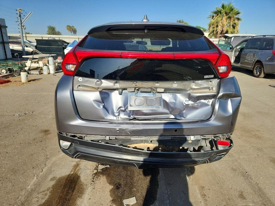 2018 MITSUBISHI ECLIPSE CROSS ES 6
