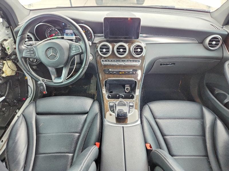 2017 MERCEDES-BENZ GLC 300 4MATIC 8