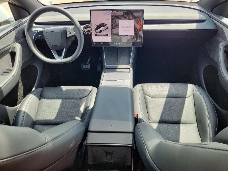 2026 TESLA MODEL Y 8