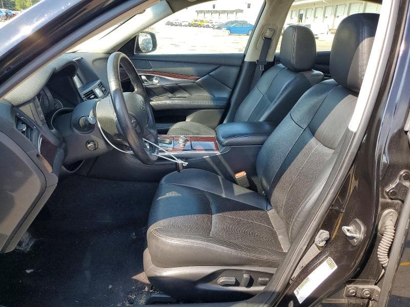 2017 INFINITI Q70 3.7 7