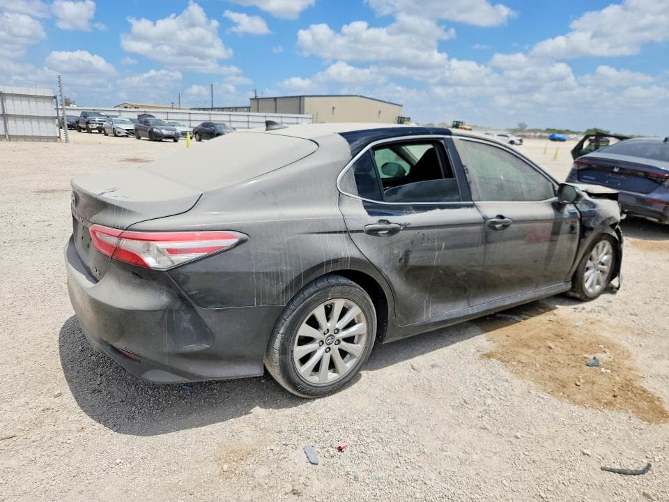 2019 TOYOTA CAMRY LE 3